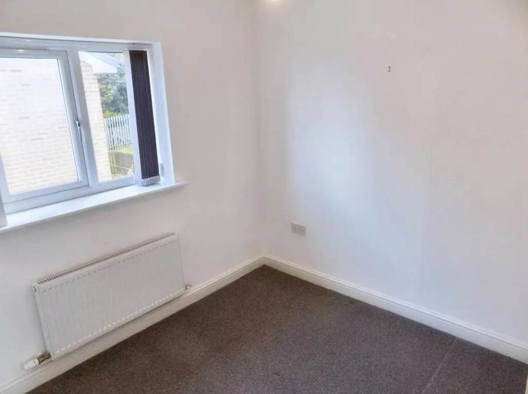 Berwig Court Coedpoeth Apartment to let in Reading